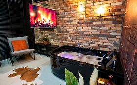 Aparthotel Zator Industrial 58 Jacuzzi